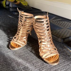 NEW!  Never worn!  Rose gold strappy sexy high heel Prom pumps Sz 7.5